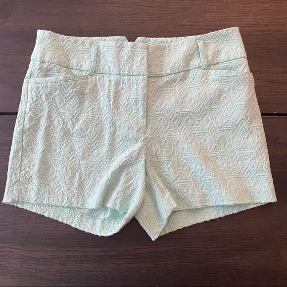 Soho size 6 green shorts texturized - Picture 1 of 4